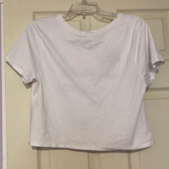 white shirt with car and sunset on the front - Picture 2 of 4